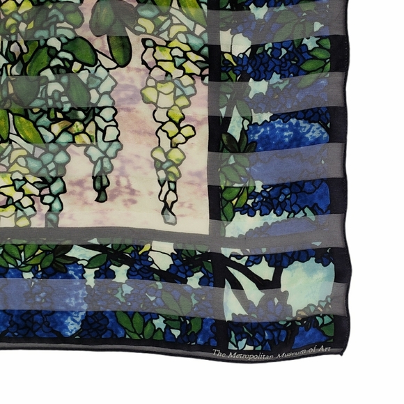 MET Louis C Tiffany Oyster Bay Print Silk Scarf - Picture 2 of 8